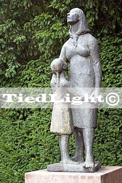 Oorlogsmonument Moeder en kind